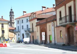 Piazza Regina Margherita su cui si affaccia la galleria Casa Francotto